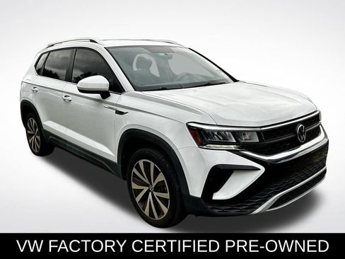 Used 2022 Volkswagen Taos SE image 3