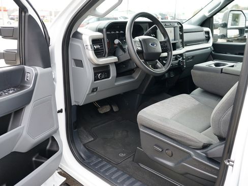 Used 2024 Ford F250 XLT w/ FX4 Off-Road Package image 15