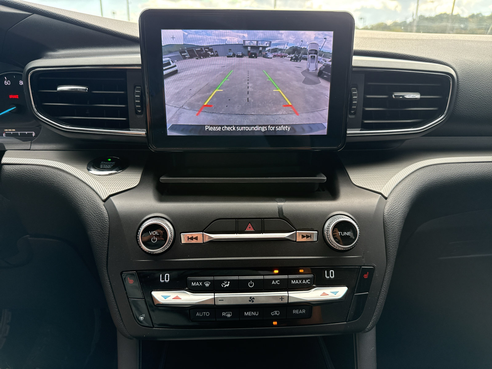 Used 2020 Ford Explorer XLT w/ Equipment Group 202A RWD image 19