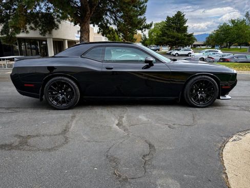 Used 2016 Dodge Challenger R/T Scat Pack RWD image 6