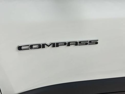 Used 2025 Jeep Compass Limited AWD/4WD image 37