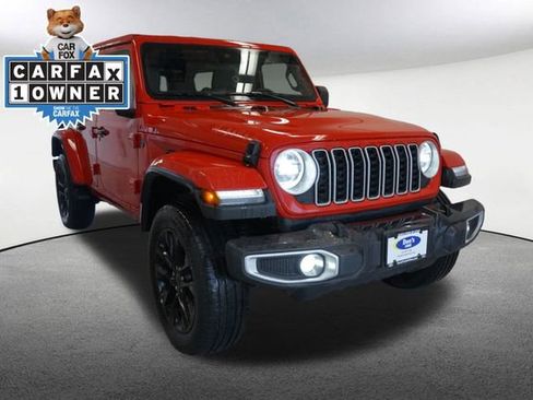 Used 2025 Jeep Wrangler Unlimited Sahara w/ Safety Group AWD/4WD image 17
