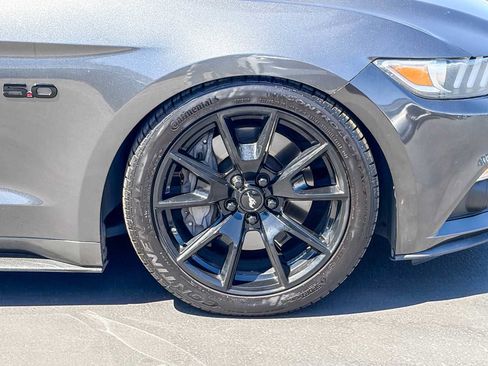 Used 2017 Ford Mustang GT w/ Black Accent Package RWD image 9