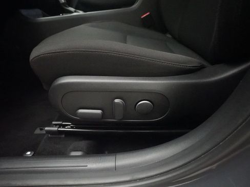 Used 2025 Hyundai Kona SEL AWD/4WD image 28