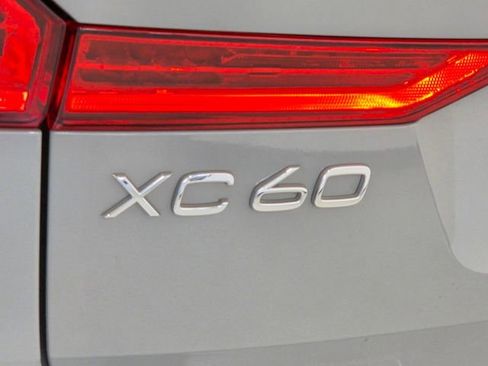 Certified 2024 Volvo XC60 B5 Plus w/ Protection Package Premier AWD/4WD image 20