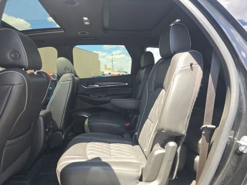 Used 2023 Buick Enclave Avenir w/ Avenir Technology Package AWD/4WD image 14