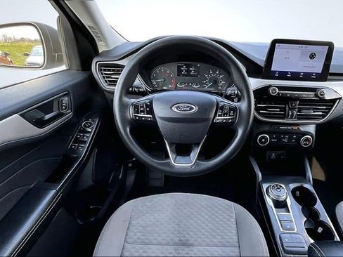 Used 2022 Ford Escape SE FWD image 8