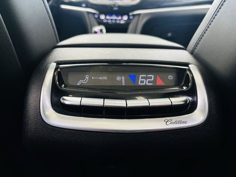 Used 2021 Cadillac XT6 Premium Luxury AWD/4WD image 33