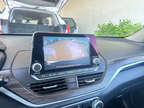 Used 2024 Nissan Altima 2.5 SV image 17