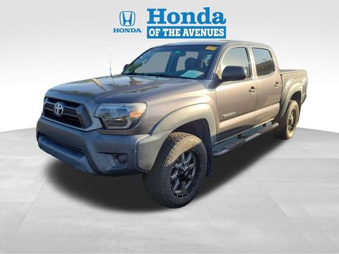 Used 2015 Toyota Tacoma PreRunner w/ Convenience Package RWD image 3