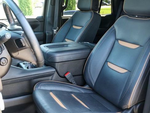 Used 2024 GMC Yukon AT4 w/ LPO, Floor Liner Package AWD/4WD image 14