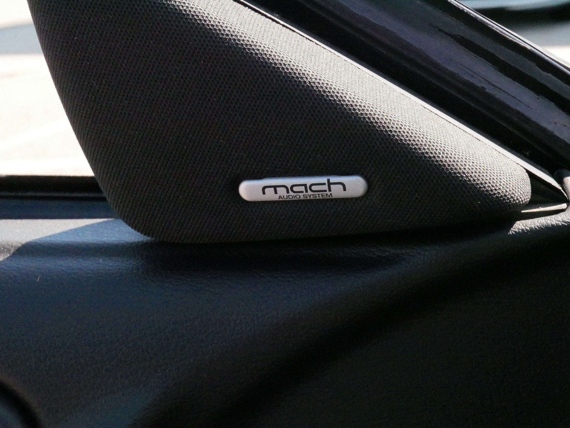 Used 2002 Ford Mustang Convertible RWD image 25