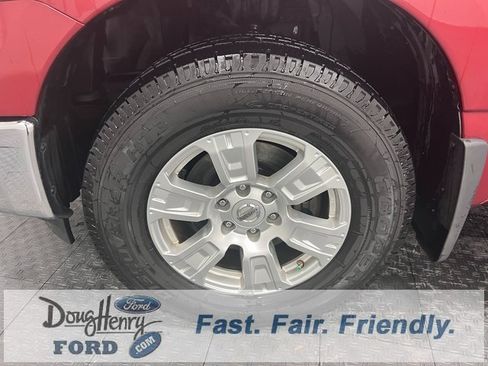 Used 2017 Nissan Titan SV image 19