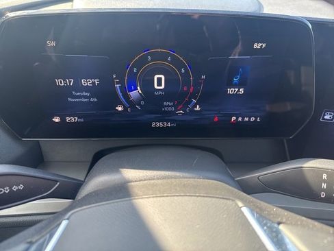 Used 2025 Chevrolet Traverse LT image 29