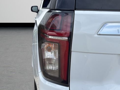 Used 2023 Chevrolet Suburban High Country w/ Advanced Technology Package AWD/4WD image 30