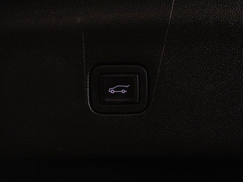 Used 2024 Buick Enclave Premium image 25