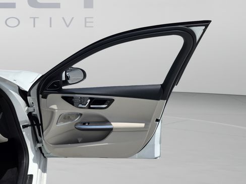 Used 2023 Mercedes-Benz C 300 Sedan image 28