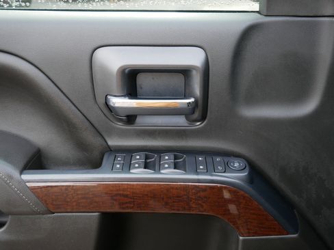 Used 2017 GMC Sierra 1500 SLE w/ SLE Value Package image 17