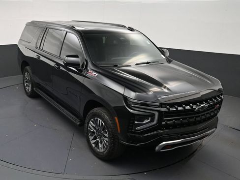 Used 2025 Chevrolet Suburban Z71 w/ Comfort Package AWD/4WD image 18