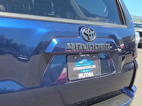 Used 2016 Toyota 4Runner SR5 Premium AWD/4WD image 15