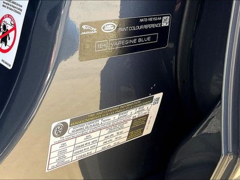 Used 2025 Land Rover Discovery Sport S image 8