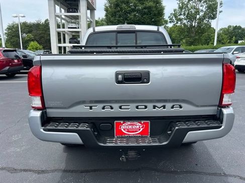 Used 2017 Toyota Tacoma SR RWD image 8