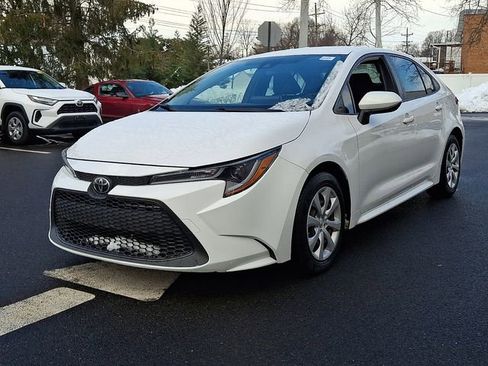 Used 2020 Toyota Corolla LE image 3