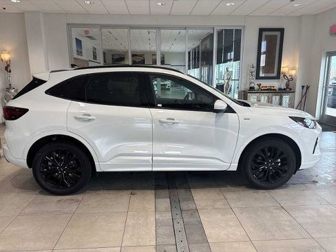 Certified 2023 Ford Escape ST-Line Elite image 2