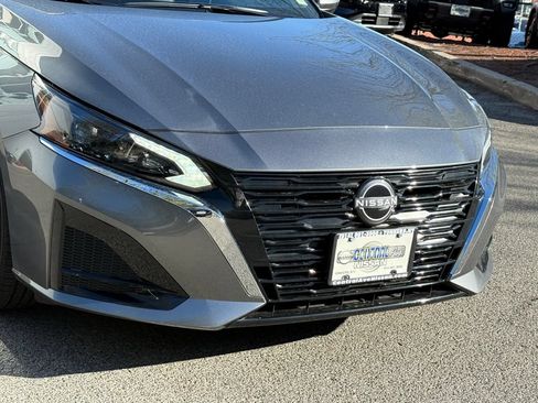 Used 2025 Nissan Altima 2.5 SV w/ SV Special Edition Package AWD/4WD image 8