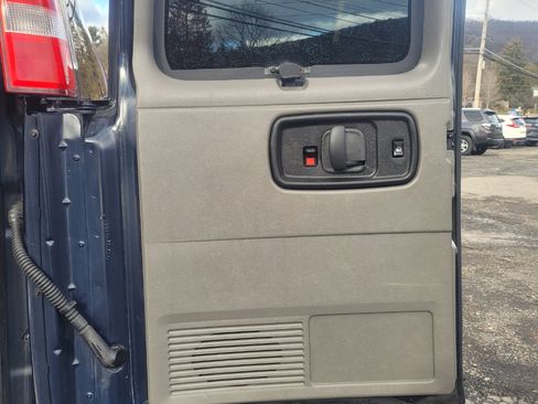 Used 2015 Chevrolet Express 3500 LT w/ LT Preferred Equipment Group image 34