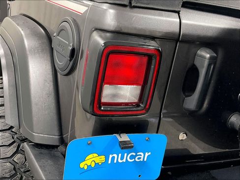 Used 2022 Jeep Wrangler Sport image 33