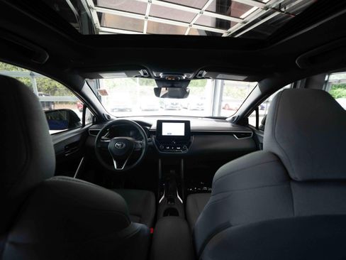 Used 2024 Toyota Corolla Cross AWD Hybrid w/ Moonroof Package image 19