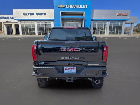 Used 2025 GMC Sierra 2500 Denali w/ Technology Package image 6