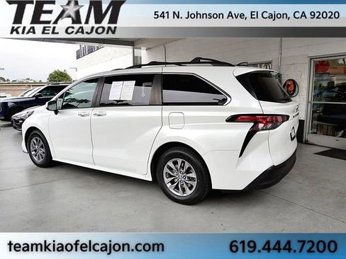 Used 2022 Toyota Sienna XLE w/ XLE Plus Package FWD image 7