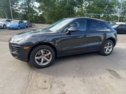 Used 2017 Porsche Macan AWD/4WD image 21
