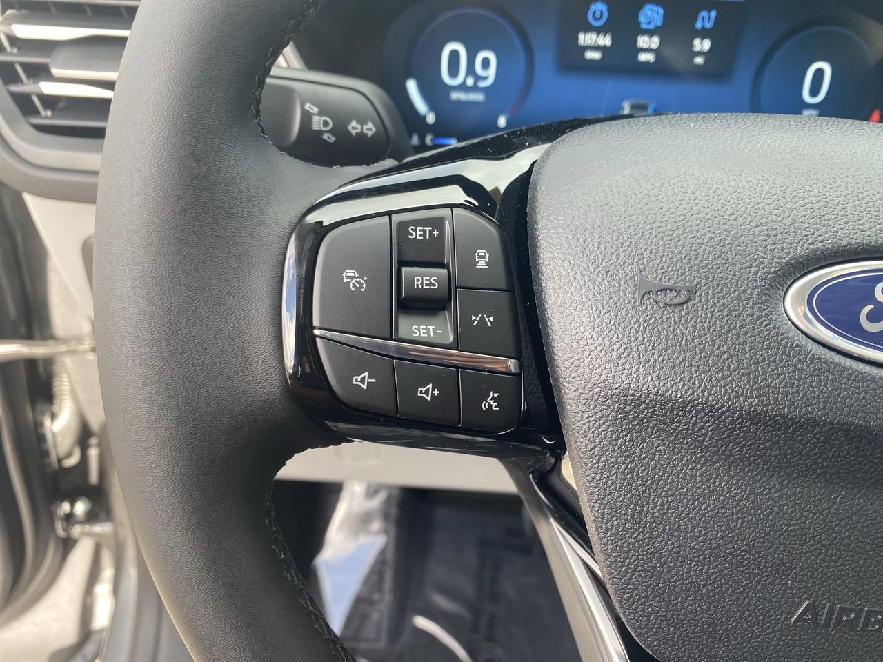 Used 2026 Ford Escape Active w/ Active Premium Tech Pack FWD image 25