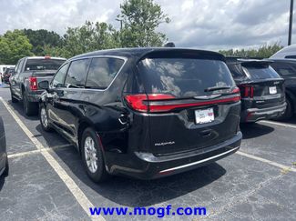 Used 2024 Chrysler Pacifica Touring-L FWD video 2