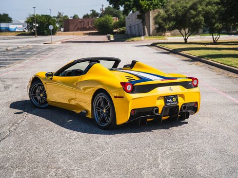 Used 2015 Ferrari 458 Speciale A RWD image 15