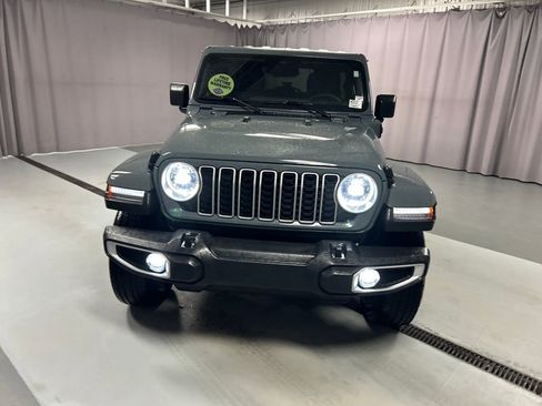 Used 2025 Jeep Wrangler Unlimited Sahara w/ Safety Group image 2