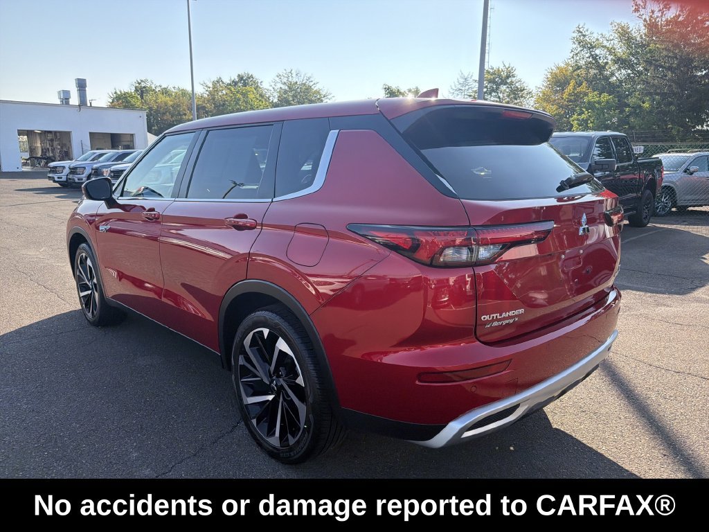 Used 2023 Mitsubishi Outlander SE AWD/4WD image 3