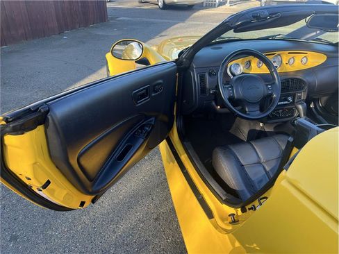 Used 2000 Plymouth Prowler image 10