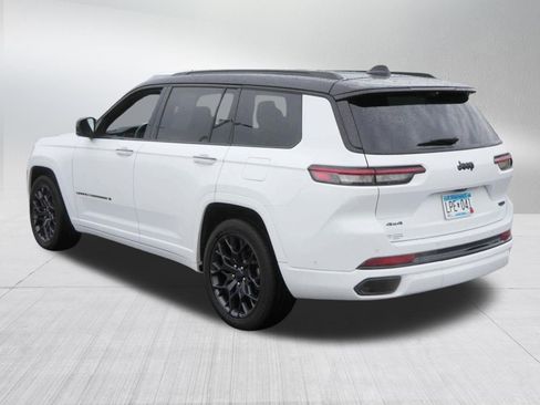 Used 2024 Jeep Grand Cherokee L Summit AWD/4WD image 5