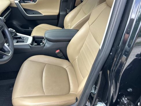 Used 2021 Toyota RAV4 Limited w/ Limited Grade Weather Package FWD image 17