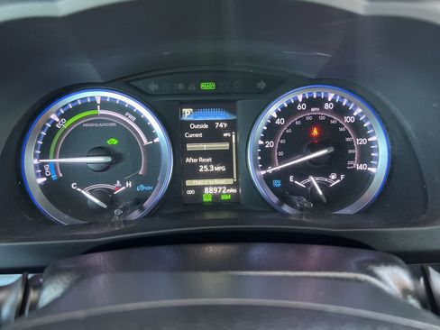 Used 2019 Toyota Highlander Limited image 16