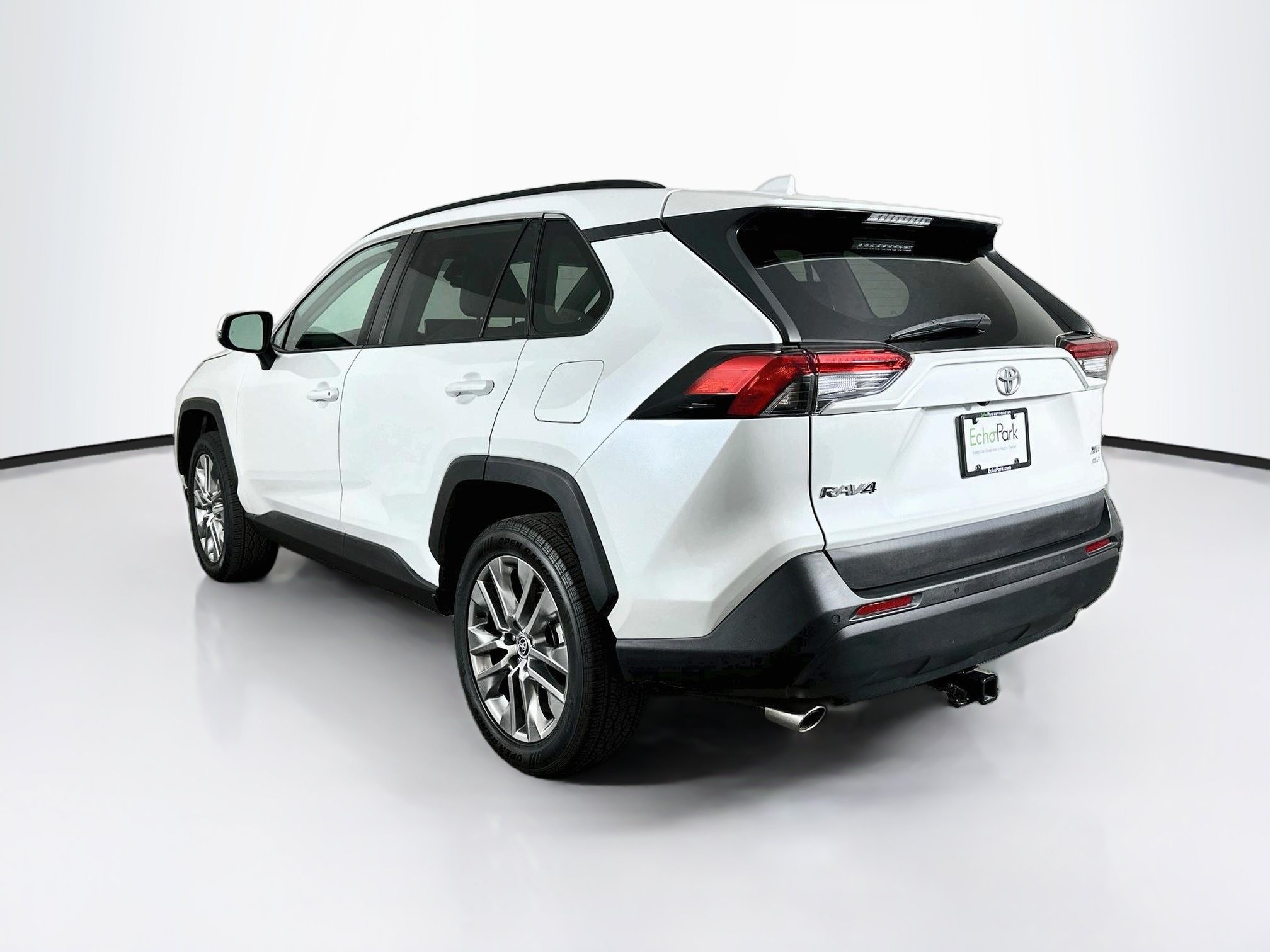 Used 2023 Toyota RAV4 XLE Premium AWD/4WD image 5