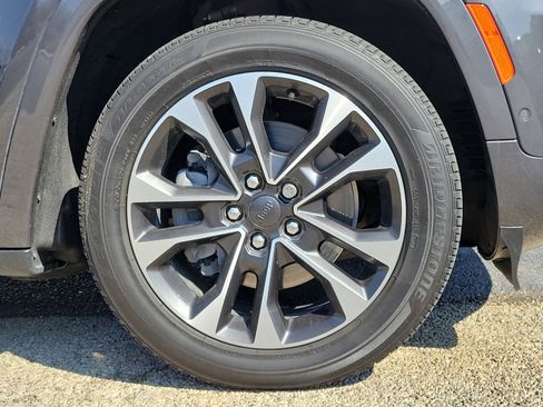 Used 2022 Jeep Grand Cherokee L Overland w/ Advanced Protech Group III AWD/4WD image 5
