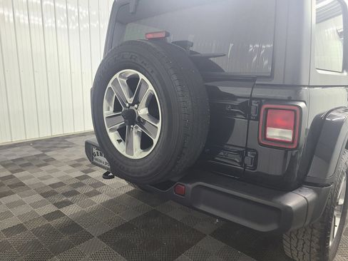 Used 2020 Jeep Wrangler Unlimited Sahara AWD/4WD image 19