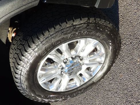 Used 2023 GMC Sierra 2500 Denali w/ Denali Ultimate Package image 8