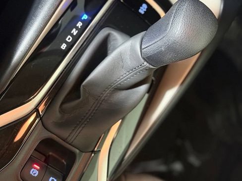 Used 2022 Toyota Corolla LE FWD image 16
