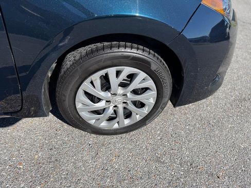 Used 2018 Toyota Corolla LE image 26